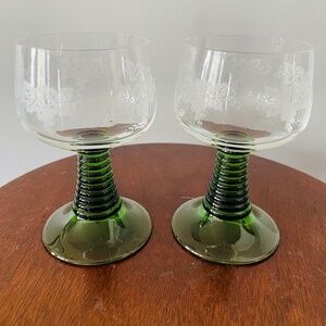 Vintage set of two Arcoroc green stemmed etched Wine Glasses, vintage Barware
